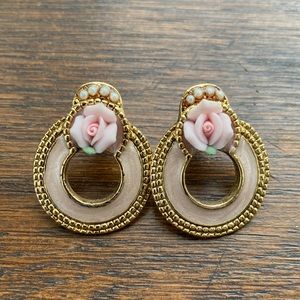 Pretty earrings with rose and imitation pearl details